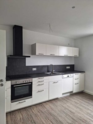Freundliche Dachgeschosswohnung mit Einbauküche