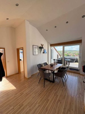Geschmackvolle, gepflegte 3-Zimmer-DG-Wohnung mit EBK in Bayern - Rimpar