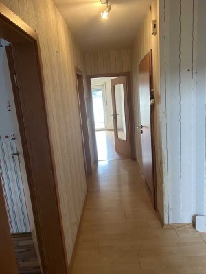 Schöne 3-Zimmer Wohnung im Hochparterre mit Südbalkon und Garage in Mülheim-Kärlich