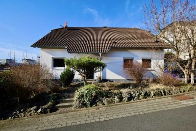 Freistehendes Einfamilienhaus mit Garten und Terrasse in Hanglage von Erpel