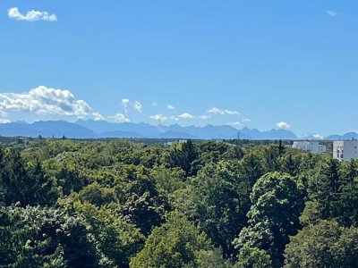 Ganz oben in Forstenried: renovierte 3-Zi.-Süd-Wohnung mit Bergblick