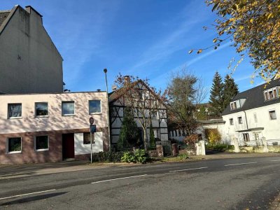 Geräumiges 12-Zimmer-Einfamilien Haus mit Anbau und großen Garten in Hagen