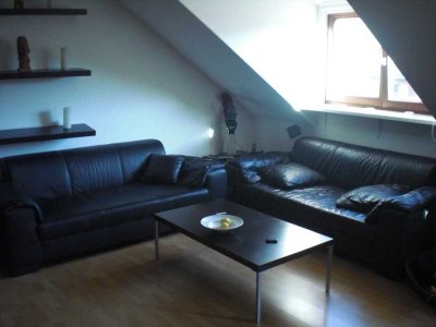 Stilvolle 2-Zimmer-DG-Wohnung in Emmering
