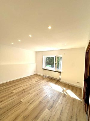 Moderne, große Wohnung mit zwei Bädern und Garage - !!!Teilbar in zwei Wohnungen!!!