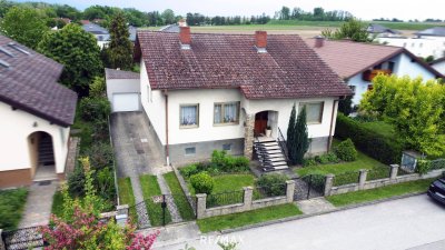 Bungalow mit viel Gestaltungspotenzial und großem Garten