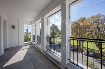 Cecilienallee: Stilvolle Luxuswohnung mit Rheinblick, Kaminzimmer & 2 TG-Stellplätzen