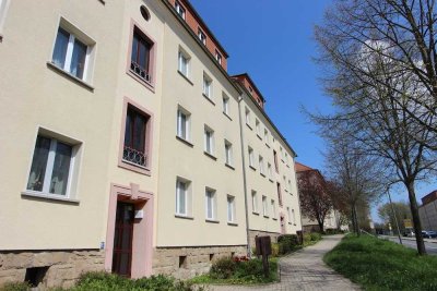 3-Raum Wohnung in ruhiger Lage sucht Nachmieter! Übernahme Einbauküche möglich!