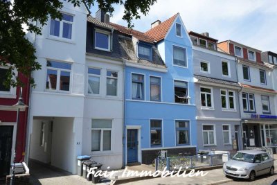 * WALLE - OSTERFEUERBERG│3-Zi. Altbau- Wohnung mit großer Terrasse