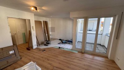 Frisch renovierte 1,5-Zimmer-Wohnung mit Balkon und Tiefgaragen-Stellplatz in Rauenberg