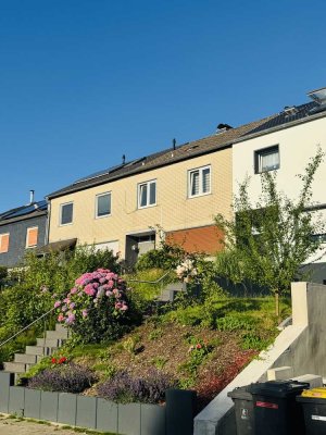 Reihenmittelhaus mit Garage, ausgebautem Keller und schönem Garten in Heiligenhaus
