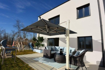 Neubau - Doppelhaushälfte - 4 Zimmer, Terrasse, Garten, 2-KFZ-Abstellplätze in Himberg!