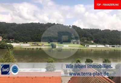 NEU SANIERTE 
2-ZIMMERWOHNUNG 
SOWOHL ZUM EIGENNUTZ ALS AUCH ZUR KAPITALANLAGE