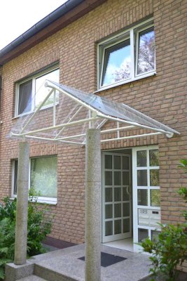 Erdgeschoss-Wohnung mit Wintergarten, Terrasse, EBK und Garage in guter und ruhiger Lage