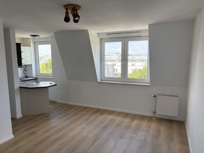 Lichtdurchflutete Einzimmerwohnung mit Ausblick - PKW Stellplatz optional