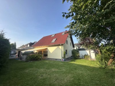 Geräumiges Einfamilienhaus mit gehobener Innenausstattung und Einliegerwohnung in Grünheide (Mark)