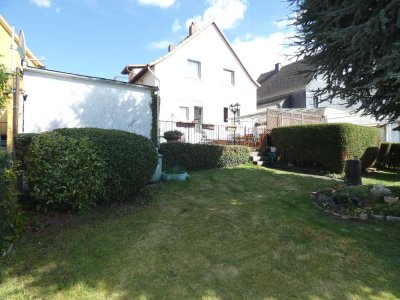 Charmantes, gepflegtes, freistehendes EFH mit Garten und Garage