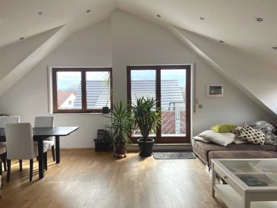 "Ideal für Familien - Helle 4,5-Zi.-DG-Wohnung mit Balkon in Wolfschlugen"