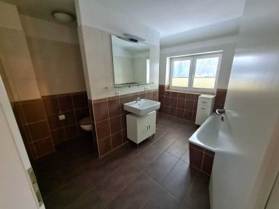Günstige, neuwertige 4-Zimmer-Doppelhaushälfte mit EBK in Hamburg Lemsahl-Mellingstedt