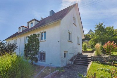 Sanierungsbedürftige Doppelhaushälfte in Aulendorf-Oberstadt mit sonnigem Grundstück in ruhiger Lage