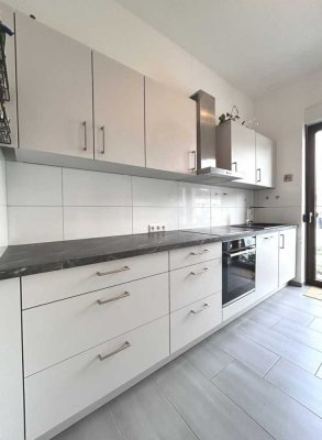 7402 - Sanierte, gut geschnittene 4-Zimmerwohnung mit Balkon in Bruchsal!