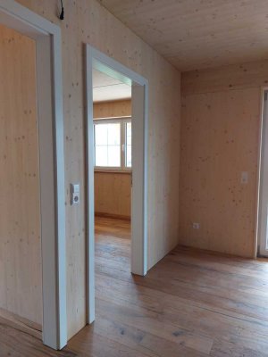Attraktive und neuwertige 5-Raum-EG-Wohnung mit gehobener Innenausstattung mit Einbauküche in Ibach