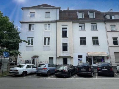 Café, Kiosk & Mieter – Wohn- und Geschäftshaus mit Altbaucharakter