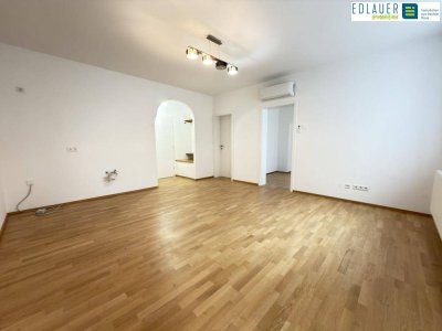 Moderne Altbauwohnung mit Klimaanlage und Balkon!