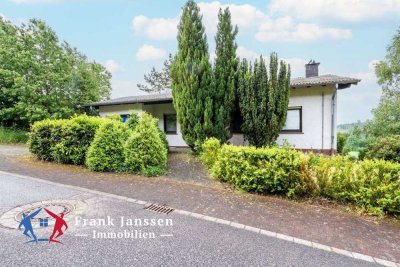 Freistehendes Einfamilienhaus in erhöhter Wohnlage in Feusdorf - mit Garage, Garten & Terrasse