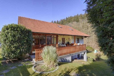 Ein Paradies im Grünen - Freistehendes Einfamilienhaus mit Einliegerwohnung in naturverbundener Lage