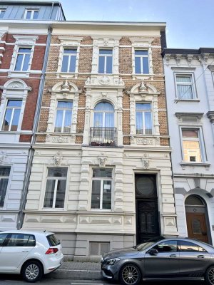 Schöne 2,5-Zimmer Wohnung in gepflegtem Altbau