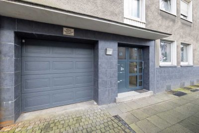 Renovierte moderne & helle Dachgeschosswohnung in ruhiger Lage
