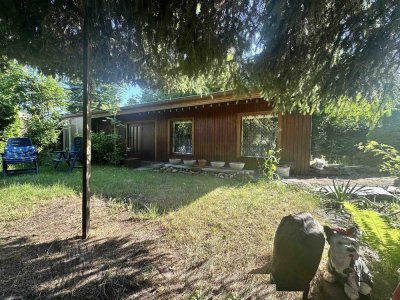 Idyllisch gelegen, Wochenendbungalow in Luckenwalde auf Eigentumsland