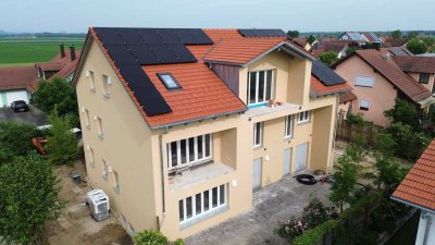 Sonnige 3-Zimmer-Wohnung mit Einbauküche und West-Balkon in Pfatter!