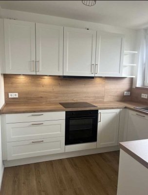 Ansprechende und sanierte 3,5-Raum-Maisonette-Wohnung mit geh. Innenausstattung mit Balkon und EBK