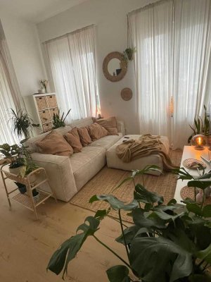 Geschmackvolle kernsanierte Wohnung mit zwei Zimmern in Hürth