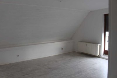 Helle 3-Zimmer Dachgeschosswohnung in Stuhr Moordeich