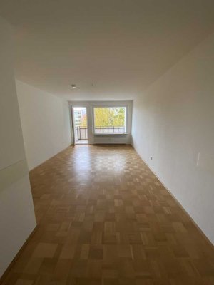 Helle 2-Zimmer-Wohnung mit Balkon im 4. OG in Aachen-Laurensberg