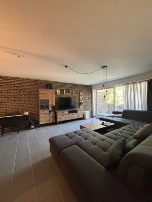 Ansprechende 2-Zimmer-Wohnung mit Tiefgaragenstellplatz und Blick ins Grüne