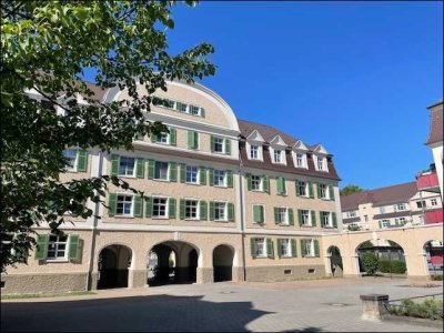 Einfach einziehen! Bezaubernde, voll möblierte 3-Zimmer-Wohlfühlwohnung mit Loggia!