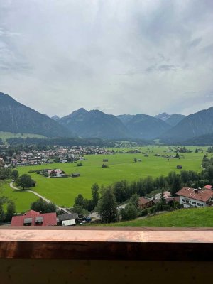 Geräumige 5-Zimmer-Wohnung mit tollem Bergblick in Oberstdorf