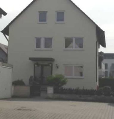 Einfamilienhaus Weißenhorn, KM 1800 Euro, 180 qm, 7 Zimmer