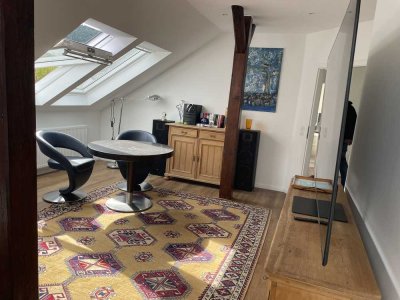 Helle möblierte 2-Zimmer Dachgeschosswohnung in Detmold-Hiddesen Wohnen auf Zeit