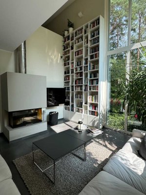 Wohnen im Grünen mit kleiner Parkanlage und Teich – geräumiges Architektenhaus in Wilhelmshorst