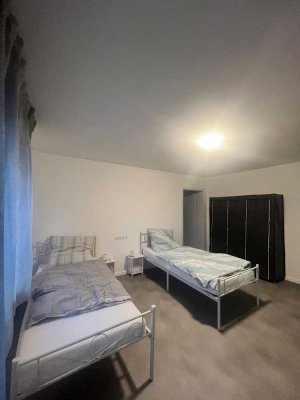 Möblierte und sanierte 5-Zimmer Wohnung in Niederkassel-Mondorf