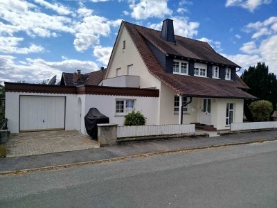 Provisionsfrei - Zweifamilienhaus in familienfreundlicher Umgebung