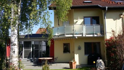 Wohnen im Grünen: grosses, lichtdurchflutetes Haus unweit des Bodensees