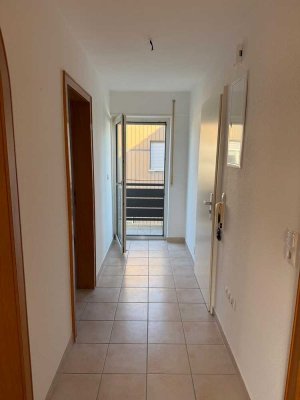 schöne helle 3 ZKB Wohnung mit Balkon