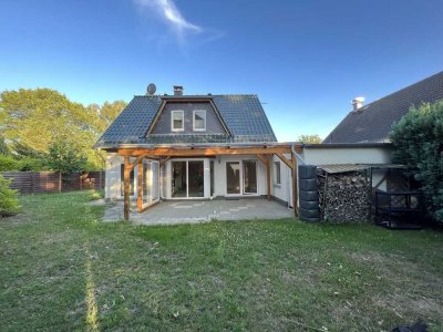 Weihnachten im Haus, 4 Zimmer Einfamilienhaus in Hennigsdorf, Kamin, Garage, 2 Stellplätze