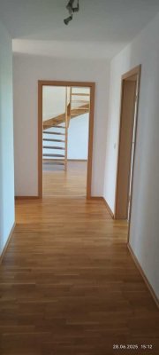 Lichtdurchflutete Maisonette über zwei Ebenen im 3. OG, saniert, Holzboden - SOFORT