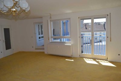 Freie 3-Zimmer - Wohnung mit 2 Bäder und Balkon